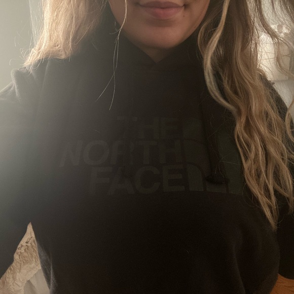 ✰ ✰OVERSIZED BLACK NORTH FACE HOODIE ✰ ✰ - Picture 3 of 3